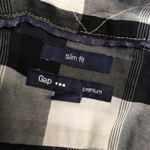 GAP Shirts - CLEARANCE! GAP Men’s Plaid Slim Fit Button Down GAP Shirts - CLEARANCE! GAP Men’s Plaid Slim Fit Button Down